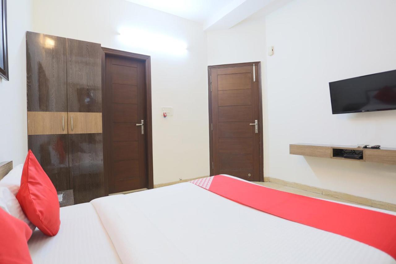Oyo 72519 Meera Bhawan Hotel Vrindavan Ngoại thất bức ảnh