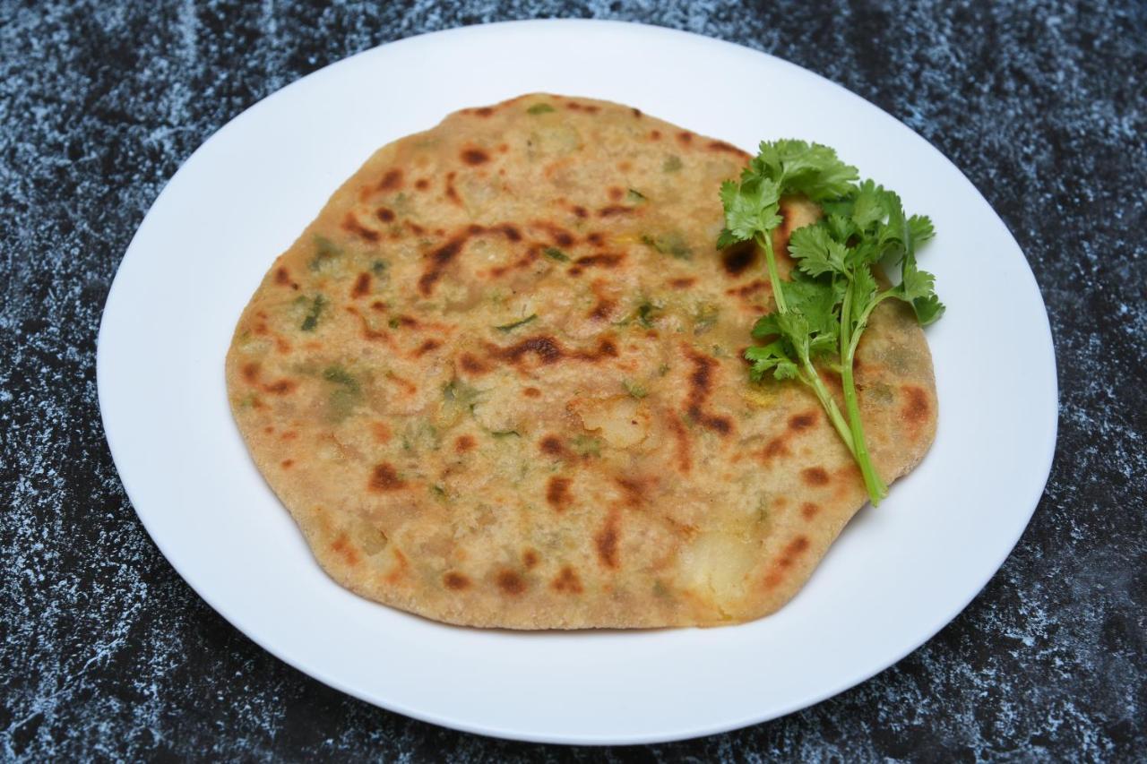 Oyo 72519 Meera Bhawan Hotel Vrindavan Ngoại thất bức ảnh